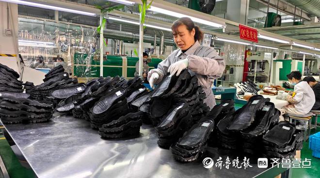 澳门威尼克斯人网站看电视剧年收入超11亿元“亚瑟士”中国唯一工厂扎根薛城17年(图5)